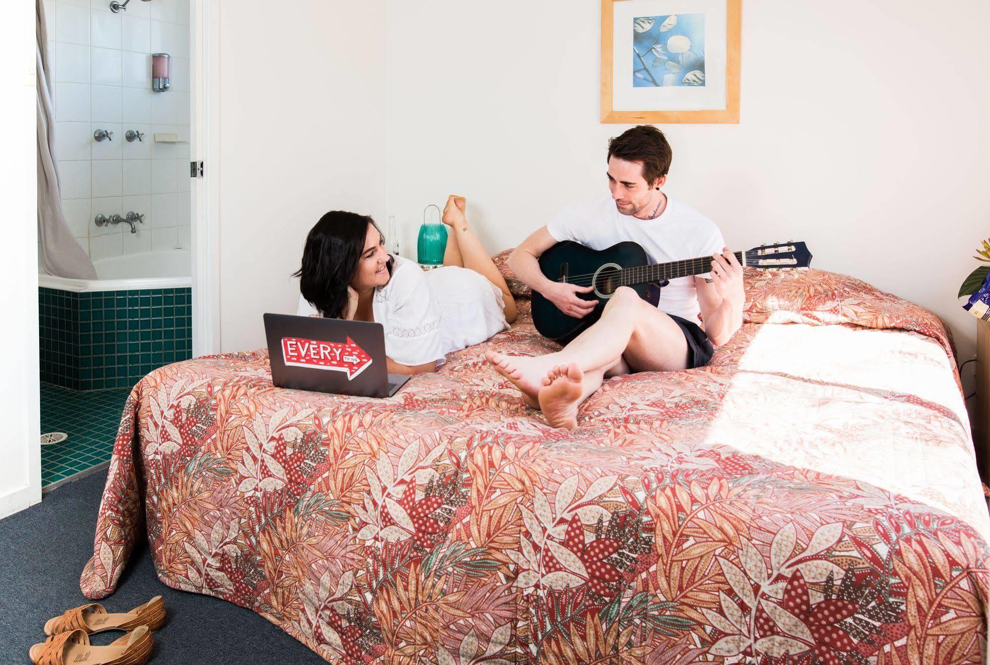 Belmont Bayview Park Hotel Bagian luar foto